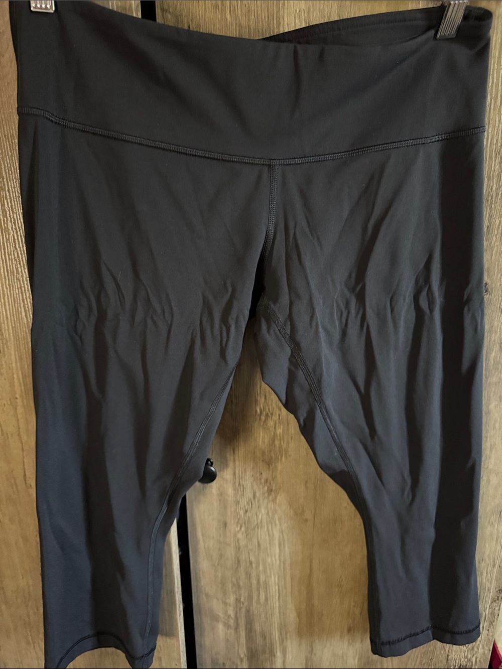 Lululemon align cropped unknown size dot